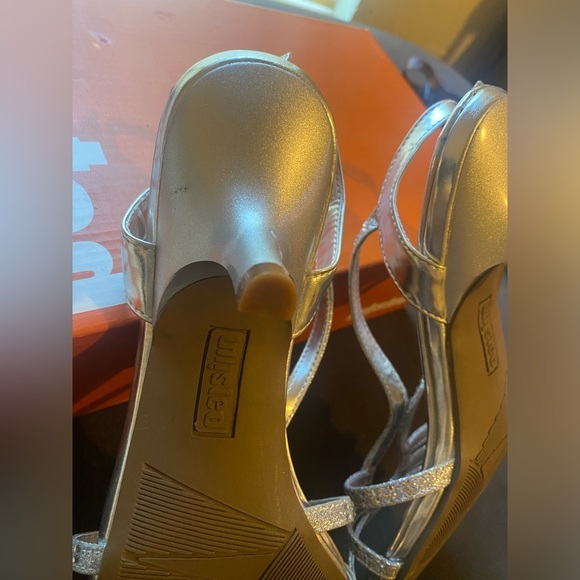 Unlisted silver heels - Picture 8 of 8